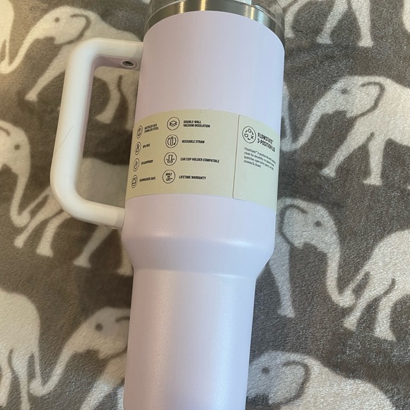 Stanley 40 ounce lilac block - Picture 2 of 2